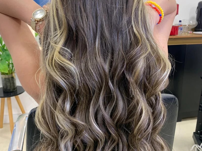 Interior do Studio Vanessa Paiva com ambiente amplo